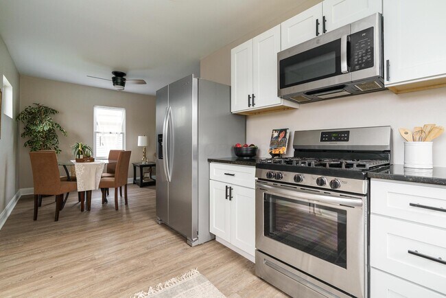 Building Photo - 2220 Sale Rd