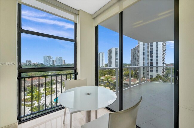 Building Photo - 20281 E Country Club Dr