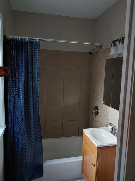 bathroom - 8155 S Merrill Ave