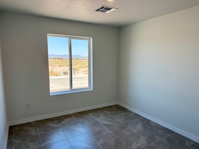 Building Photo - Brand New home in Wellton - 3 Bedrooms 2 Bath