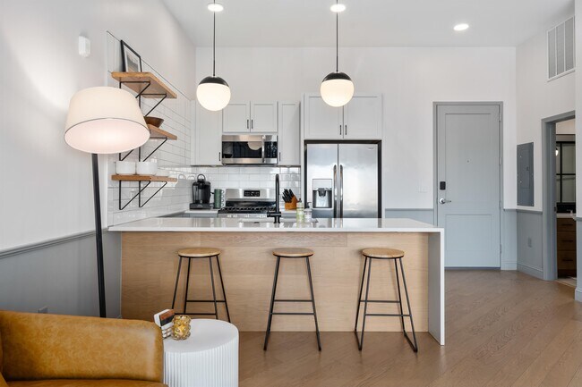 Building Photo - 2212 Morris Ave