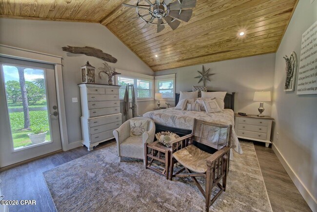 Building Photo - 263 Lullwater Dr