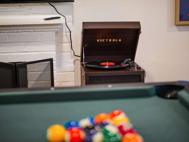 Building Photo - 3746 Northwood Rd