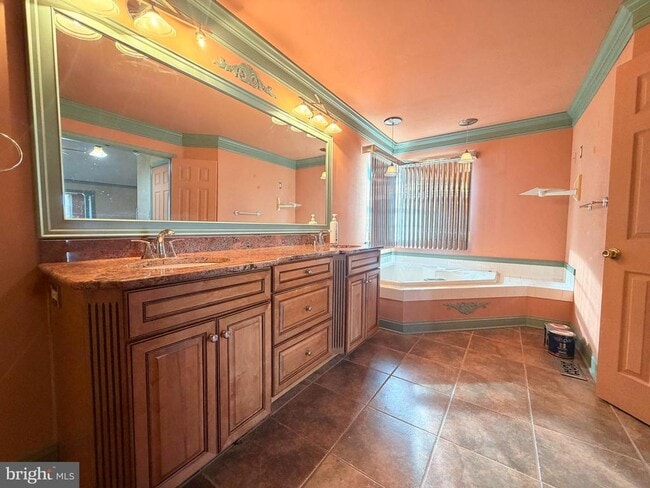 Building Photo - 15 Moonlight Ct