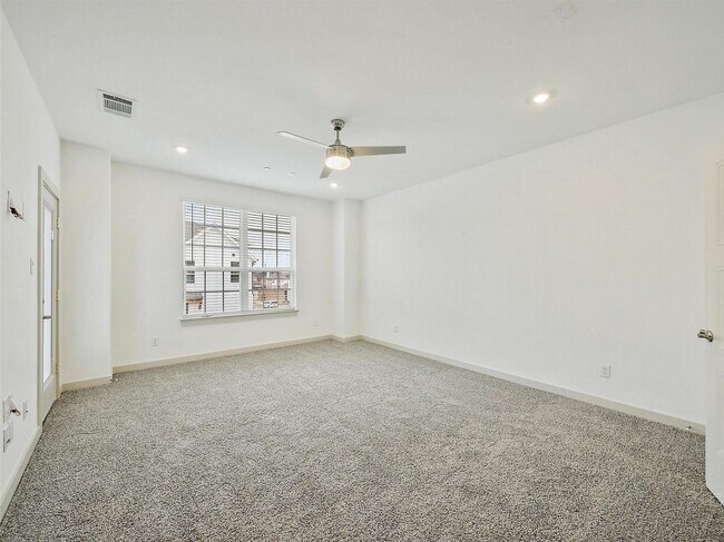 Building Photo - 543 Eiseley Dr