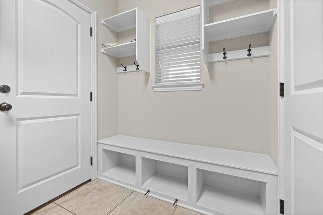 Building Photo - 401 Shumard Oak Trail