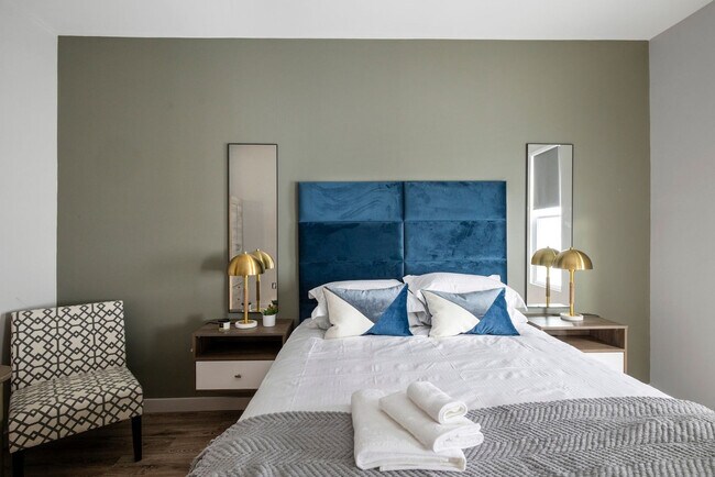 Building Photo - 89 Cottage St