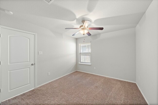 Building Photo - 23703 Giardini Dr