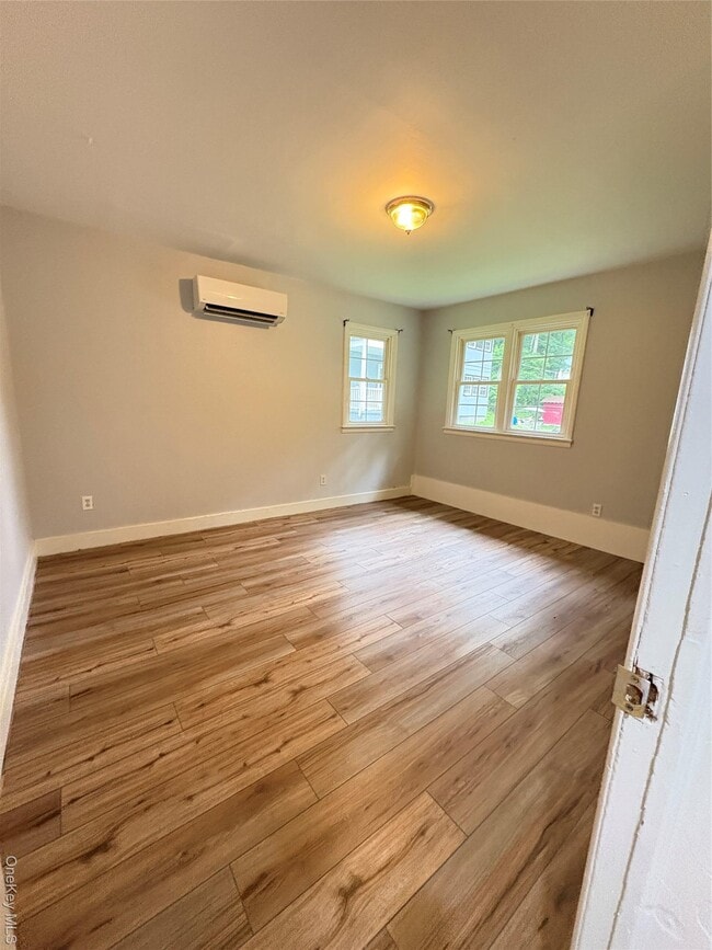 Building Photo - 42 Burlison Ave