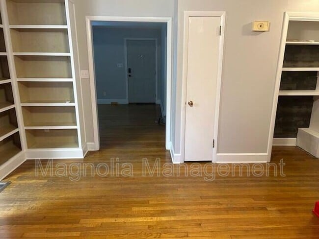 Building Photo - 437 Norvell St