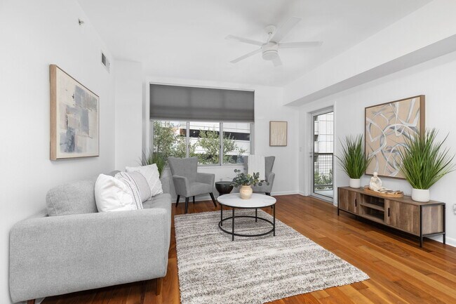 Building Photo - 54 Rainey St