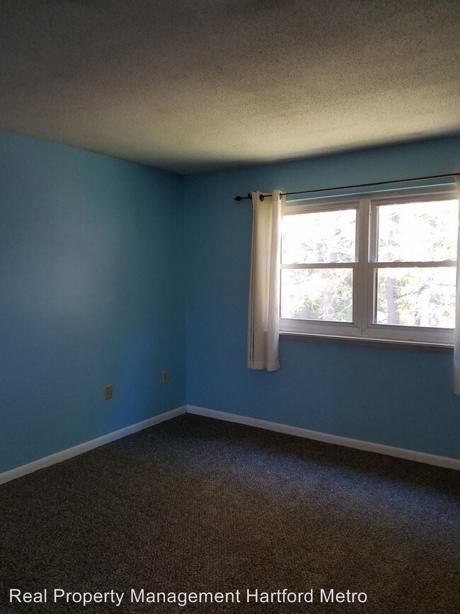 Building Photo - 2 br, 2 bath House - 711 Twin Circle Dr