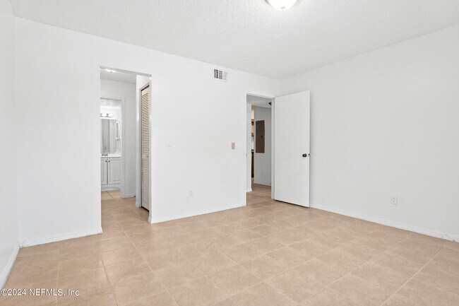 Building Photo - 476 Lombard St