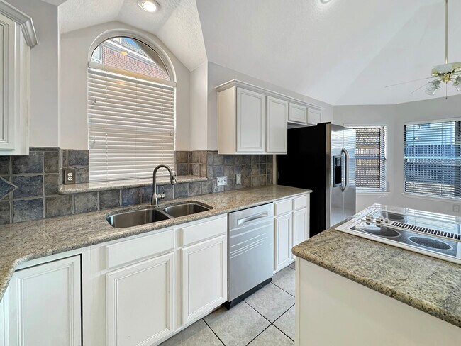 Building Photo - 5106 Ascot Pl