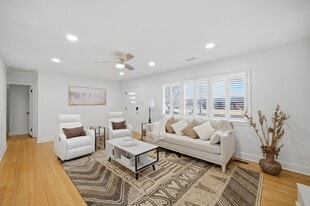 Building Photo - 335 E McGinnis Cir