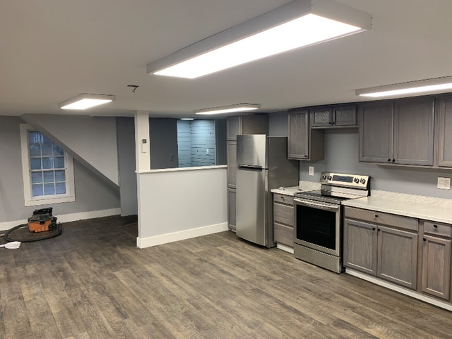 Building Photo - 7 S Canal St