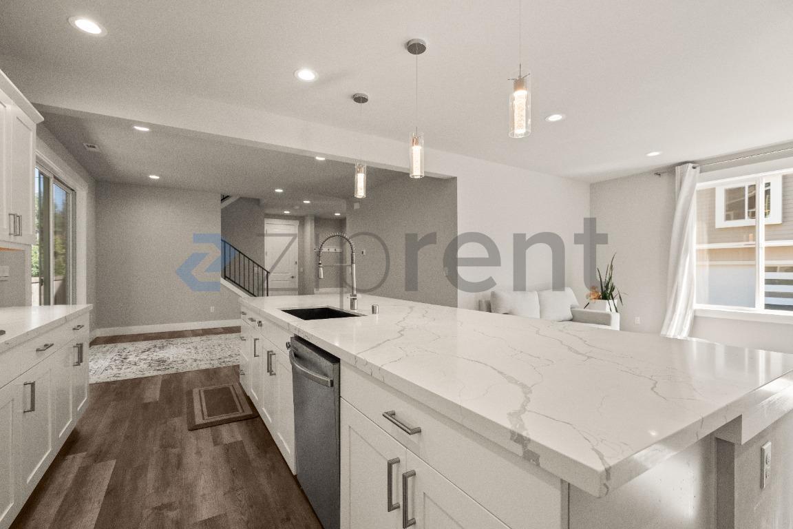 Building Photo - Unit A