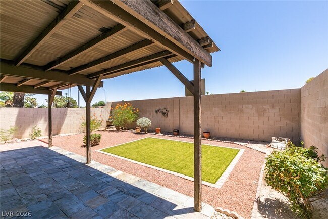 Building Photo - 2587 Swan Ln