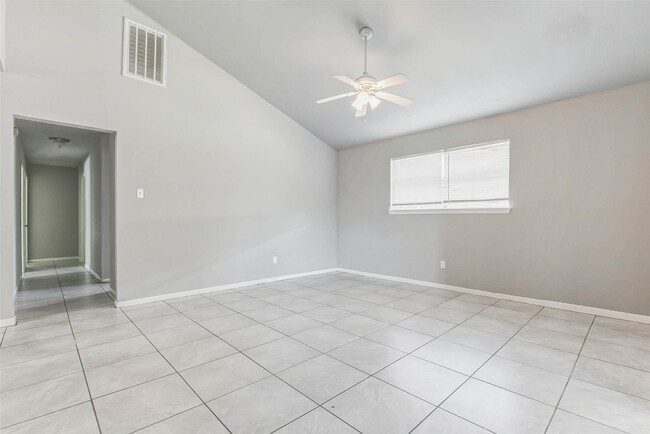 Building Photo - 3918 Dalmatian Dr