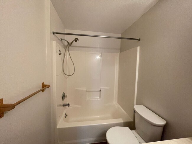 Building Photo - 1399 Chickadee Ct