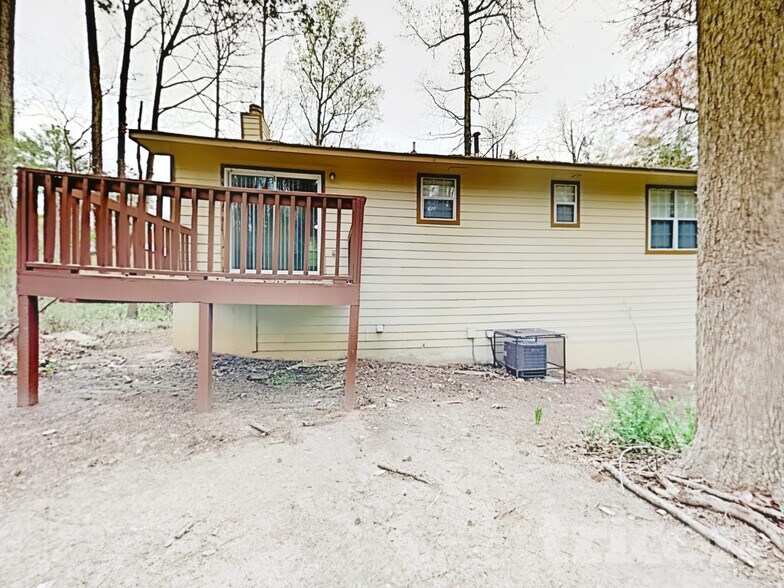 Building Photo - 2122 Cedar Creek Ln