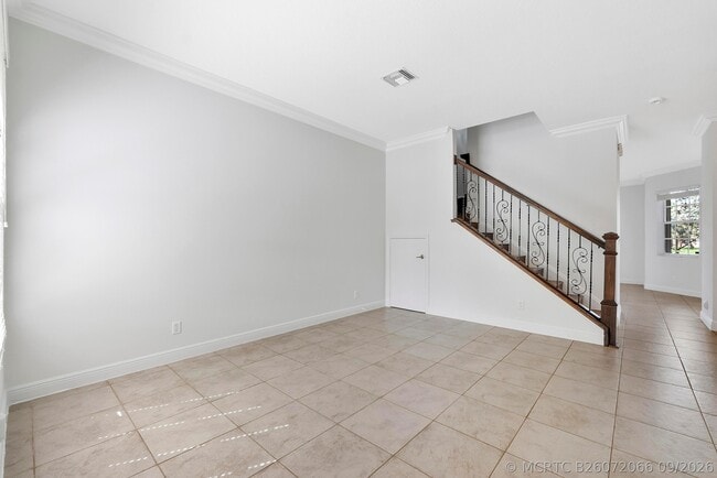 Building Photo - 3505 Lakeside Dr