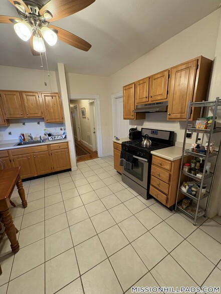 Building Photo - 123-125 Hillside St.