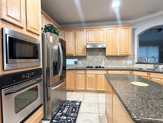 Building Photo - 17815 Gables Bend Dr