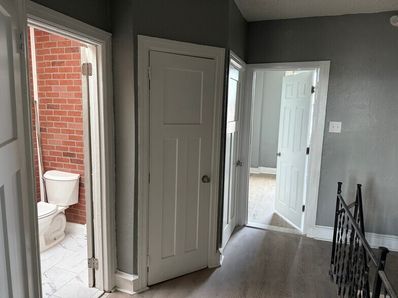 Building Photo - 2517 Island Ave