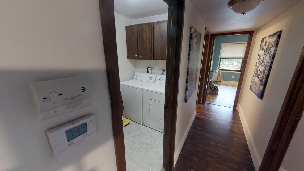 Building Photo - 2200 Brookview Ct