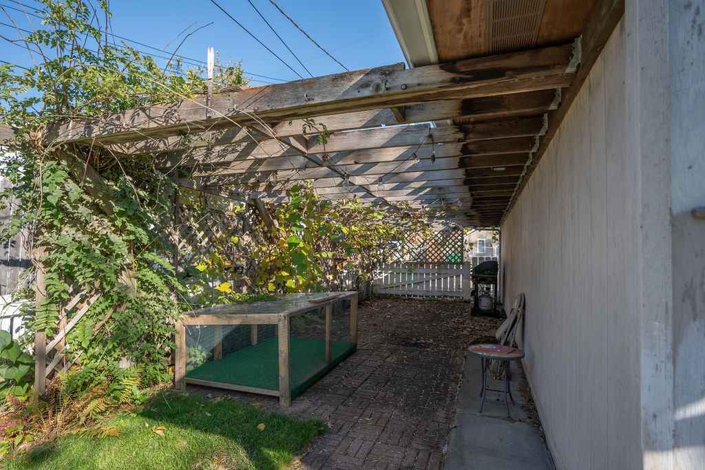 Building Photo - 3748 Perry Ave N