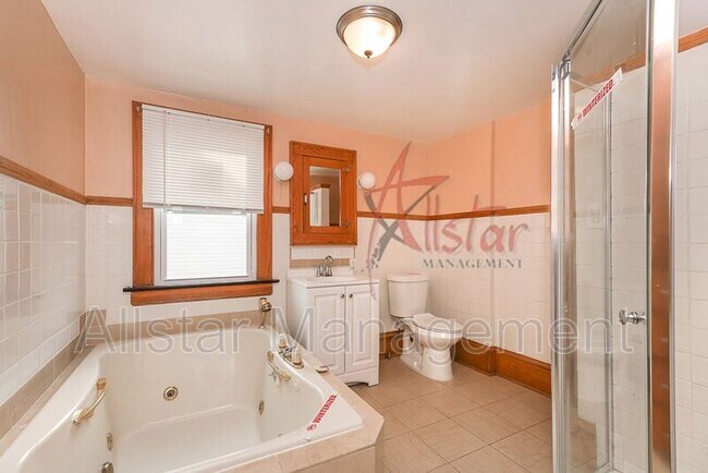 Building Photo - 458 Hillwood Dr
