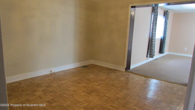 Building Photo - 217 Crown Ave