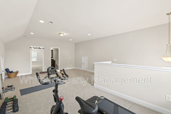 Building Photo - 1830 Alden Oaks Dr