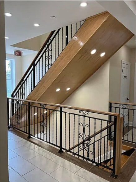 Building Photo - 674 Bleecker St