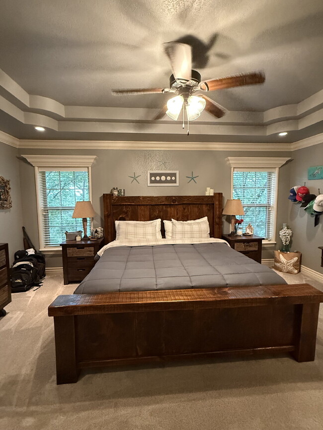 Building Photo - Custom 5 BR / 3 Car Garage, Home theater, ...