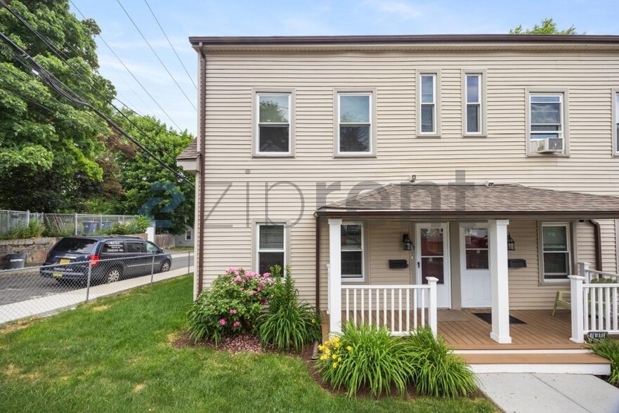 Building Photo - Unit 49