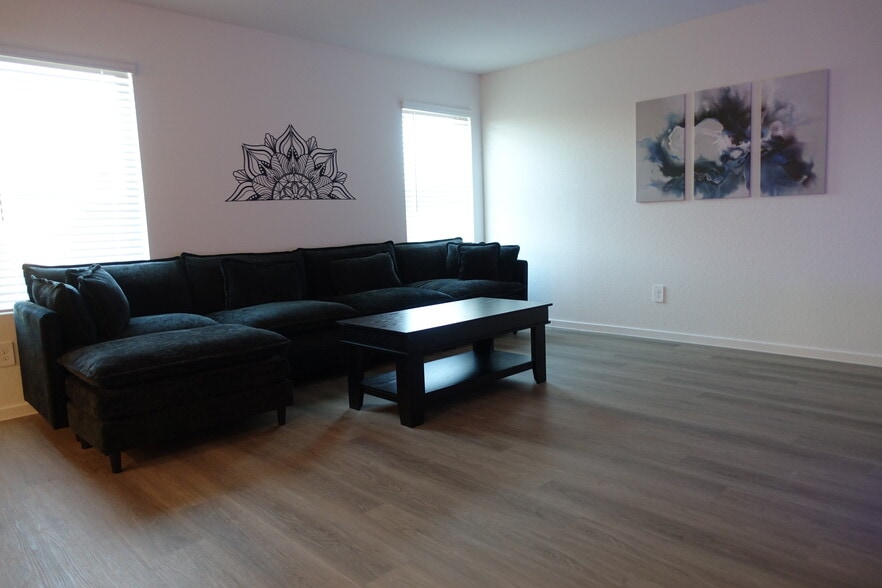 Building Photo - 3004 Fall Gold Ln