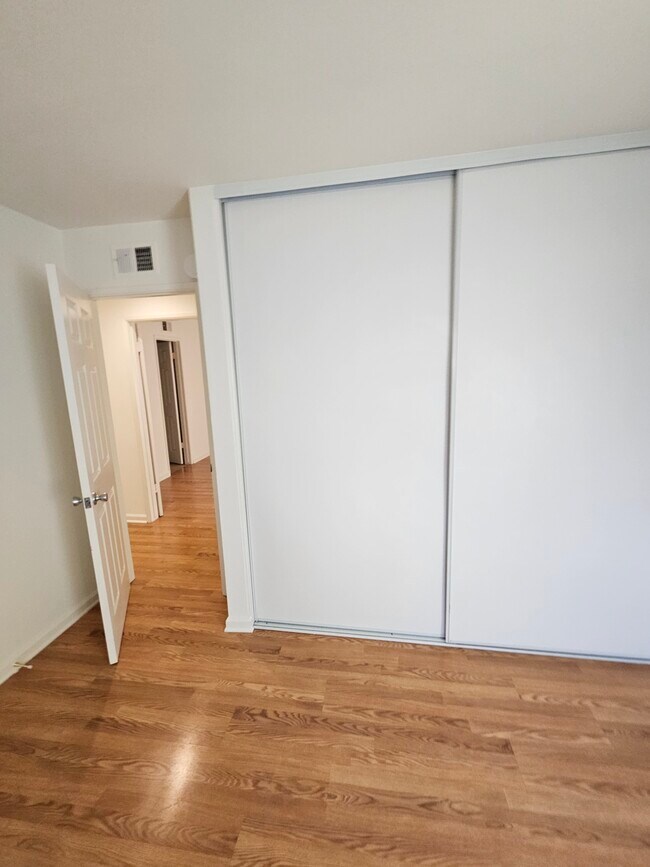 Building Photo - 7632 Amazon Dr