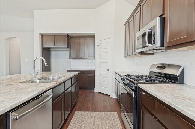 Building Photo - 1665 Sheldon Dr