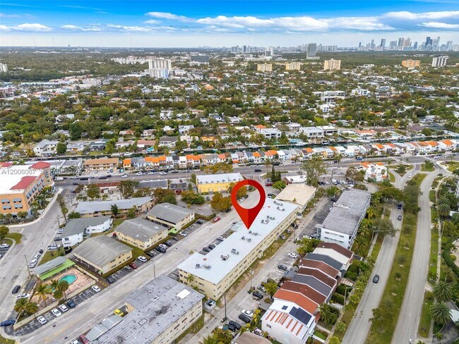 Building Photo - 11960 NE 19th Dr