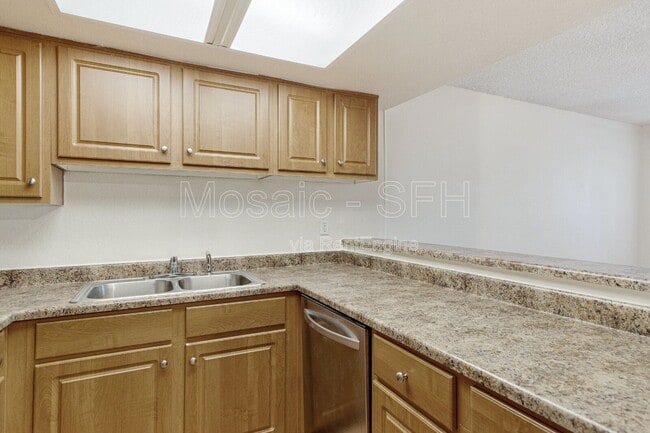 Building Photo - 3810 N Maryvale Pkwy