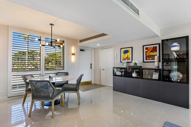 Building Photo - 130 Lakeshore Dr