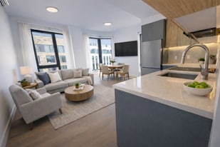 Building Photo - 72 Lott St