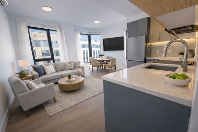 Building Photo - 72 Lott St