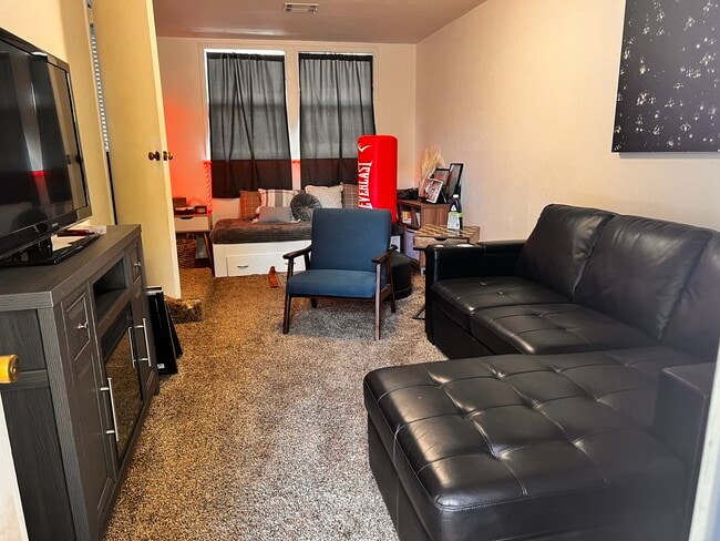 Building Photo - 2417 W College Ct