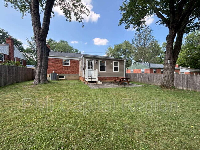 Building Photo - 4706 Red Fox Rd