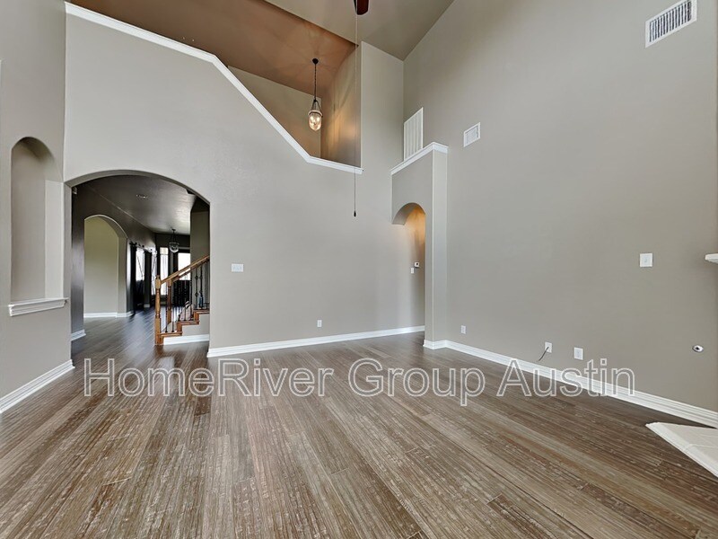 Building Photo - 2917 Rambling Creek Ln