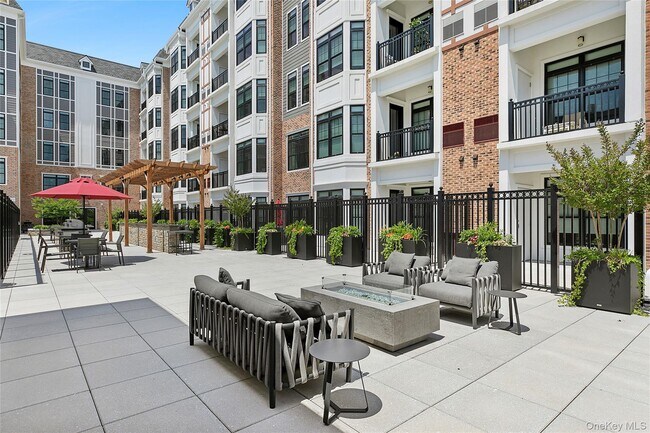 Building Photo - 695 Merrick Ave