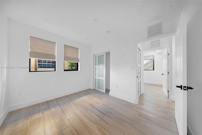 Building Photo - 1335 SW 4th St